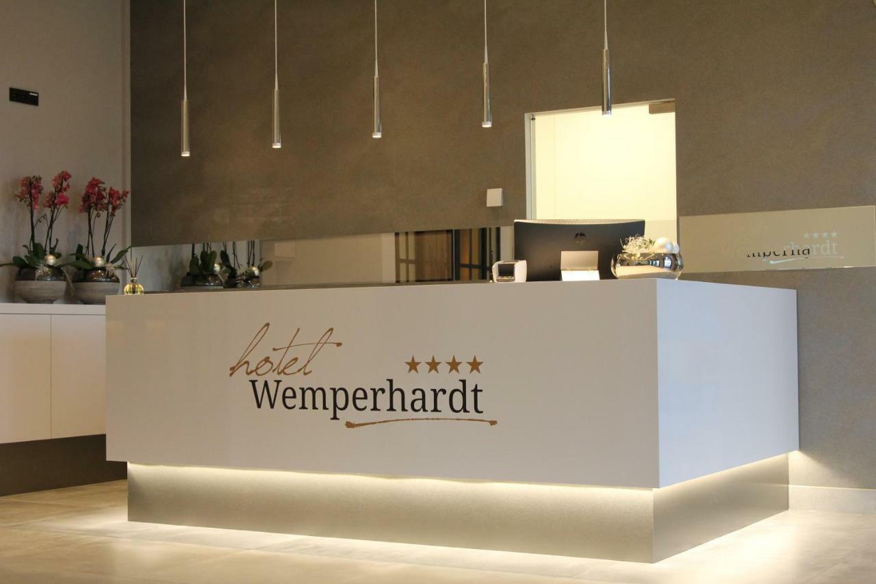 Hotel Wemperhardt Buitenkant foto
